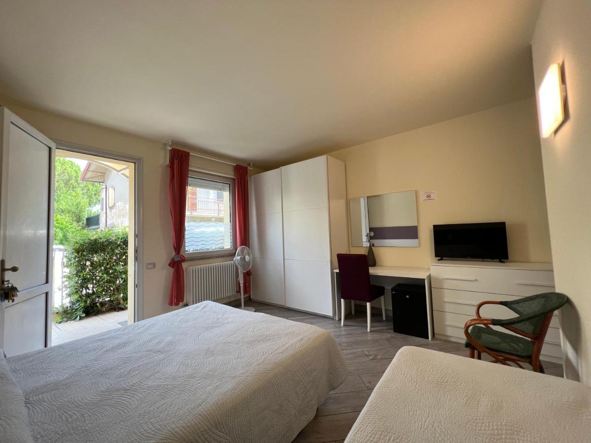 Hotel Locanda Rosy Cattolica Exterior photo